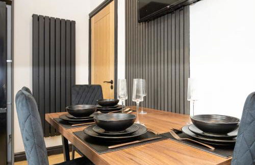 Midnight Manor Cinema Room, Fast WiFi, Ideal for Short & Long Stays - Foto 21