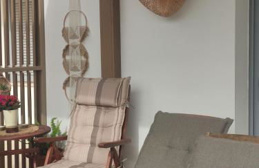 L A Boutique Suites with Private Hot Tub - Photo 4