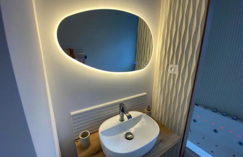 Cocon Diamant - Nuit Romantique - Jacuzzi et Sauna - Hyper-Centre - Foto 30