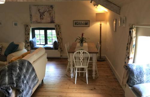 The Stable Loft, Llwynhelig Manor - Photo 9