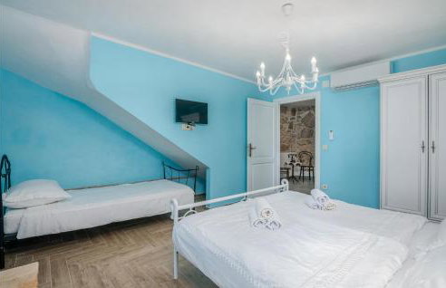 Stunning Home In Svet Vid Dobrinjski - Photo 34