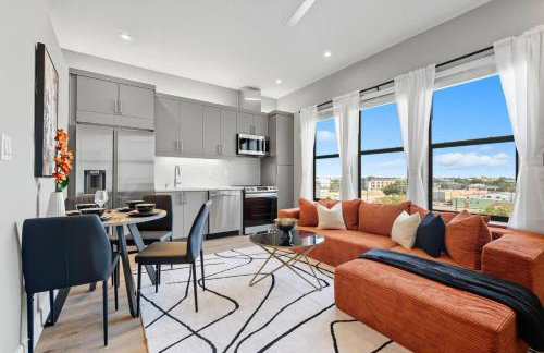 Skyline VIEWS, 5 mins to Downtown, Free Parking - Photo 16