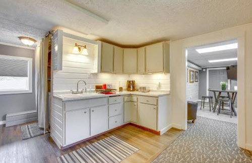 Charming Lake Ann Apartment - Walkable Location! - Foto 9