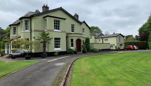 Pear Tree House 2 bed apartment - Photo 1, Garden