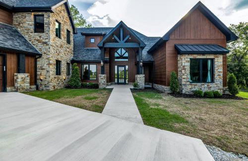 Game Room and Hot Tub! Lakefront Monkey Island Haven - Foto 42