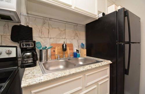 SuperValue Suite #2 @ East End Revitalized - Foto 13