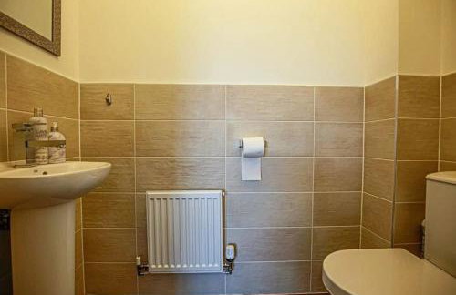 4 bed house in Milton Keynes - freeparking - wifi - Foto 21