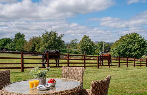 Constable Burton - Photo 23