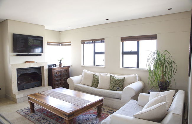 Oceana Villa Self Catering - Photo 10