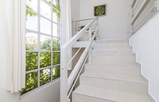 Deluxe Villa in Šibenik near Lake - Photo 2