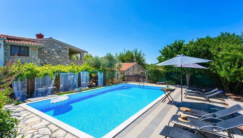 Residence Tomani with XXL pool - Foto 2, sunbed