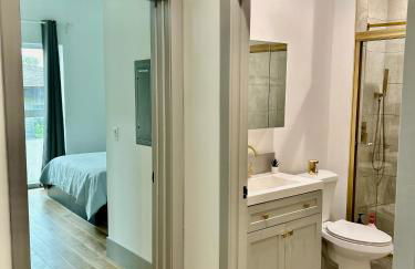 Newly Gated Stylish Steps to Hollywood 2B2B - Foto 14