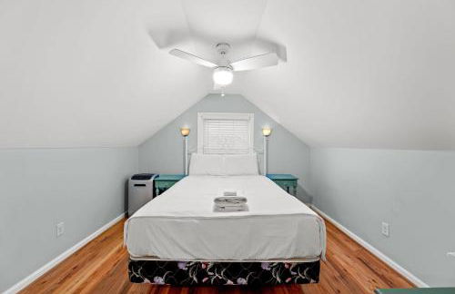 Lakefront, Private Covered Dock, Huge Balconies - Foto 13