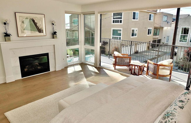 Beach Paradise Stunning 3-story in Long Beach! - Foto 32