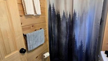 Incredible Modern Tiny Log Cabin near the Ammonoosuc River for a Romantic Getaway in New Hampshire - Foto 5