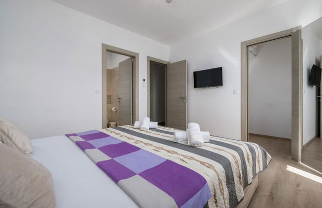 Paula - With Pool - H - Photo 7