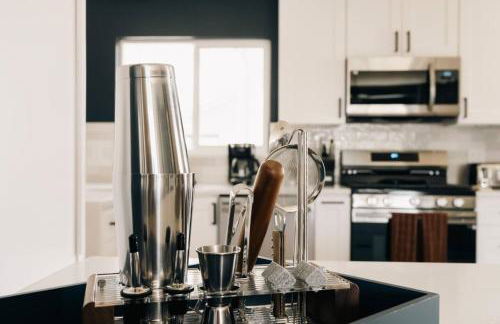 House of Noir Elan Stunning 6BR Designer Retreat - Photo 23