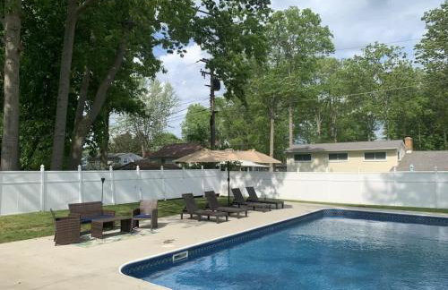 Swim and Relax In our Pool and Hot Tub and Recently Renovated - Photo 71