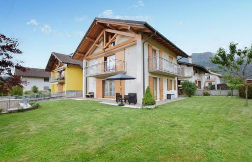 2 Bedroom Cozy Apartment In Lamon - Foto 1