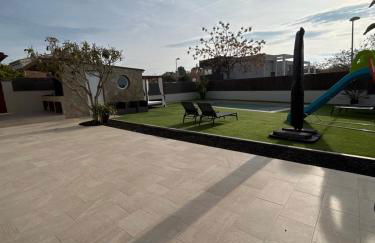 Acogedora casa con piscina y 3 dormitorios - Foto 2