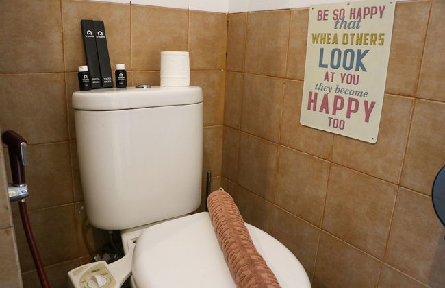 Cozy Stay and Simply 2BR at Green Pramuka City Apartment - Foto 11