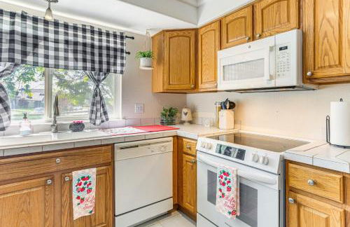 Pet-Friendly Retreat with Fenced Yard in Denver - Foto 9