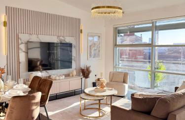 Lux 2-Bed City Centre Apartment Sleeps 6 Free Parking Balcony Near Leeds Station & Millennium Square view - Foto 1