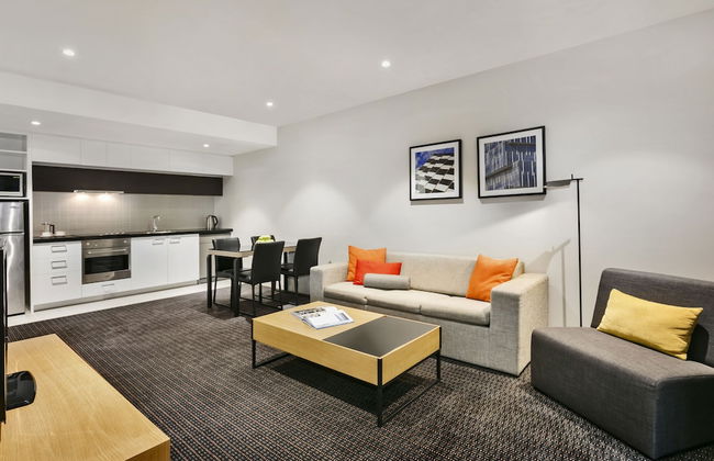 Quest Docklands - Photo 4