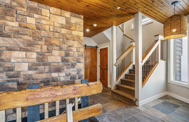 Chalet Monashee-brand New High End W/amazing Views - Photo 36