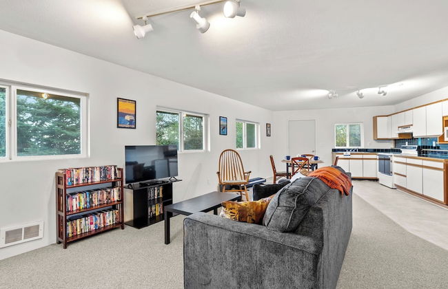 Incredible Water Views, Deck Relaxing Retreat Greenbank Getaway by Avantstay - Foto 5