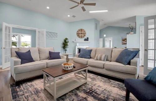 Surf City Serene Waterfront Vacation Home - Foto 1