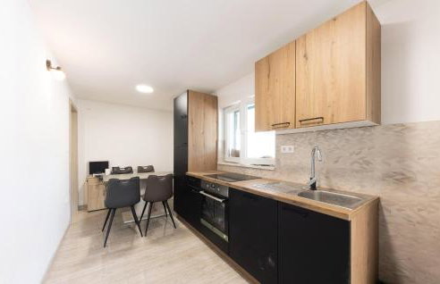 Gorgeous Home In Muc Gornji - Photo 4