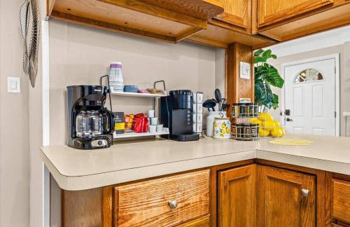 Newly Renovated 4 Bedroom 2 Bath Downtown Dearborn - Foto 15