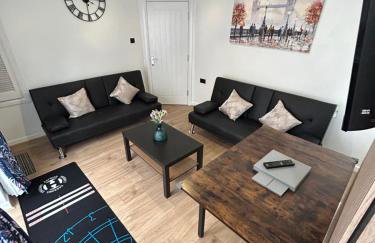 Spaghetti House 6 Bedroom with Large Off-Road Driveway Great for Crews in Vicinity of Starcity and City Centre - Foto 9