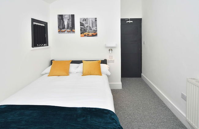 Townhouse @ 202 Walthall Street Crewe - Photo 9