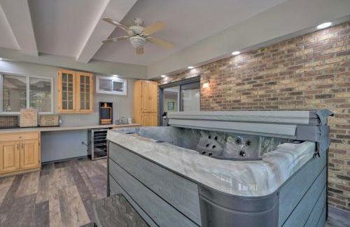 Coastal Edgewater Home with Private Hot Tub! - Foto 26