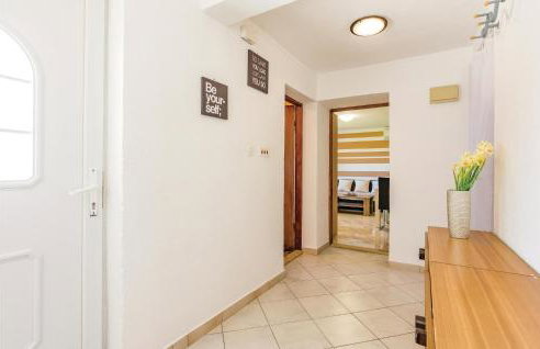 Awesome Apartment In Svpetar U Sumi - Foto 10