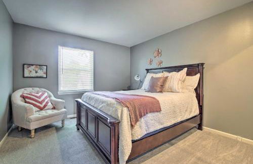 Modern Townhome with Fireplace Near Stoll Park - Foto 17