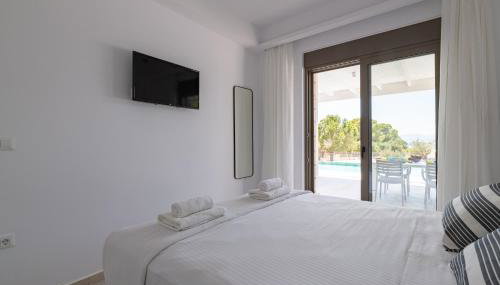 VILLA IRIS in PEFKOS, PINE VILLAS - Photo 2