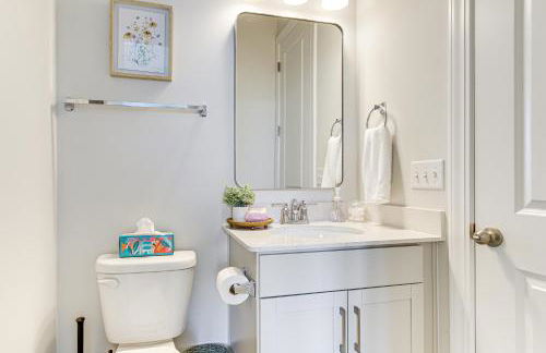 Walk to Boat Ramp Lake Greenwood Getaway! - Foto 14