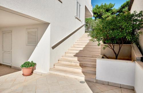 Repic Apartments - Photo 18