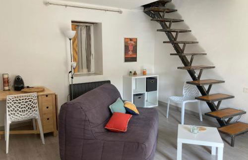 Maison Kyprea: charmant appartement /duplex , spacieux, tout confort avec terrasse extérieure privée, parking privatif , vue pittoresque sur la citadelle de Corté et les montagnes. - Foto 2