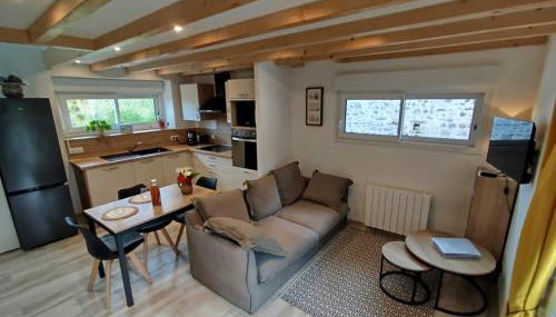 Le Pommier Gite neuf avec parking privé clos - Foto 2