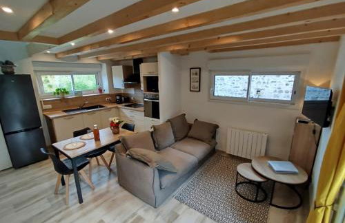 Le Pommier Gite neuf avec parking privé clos - Foto 2