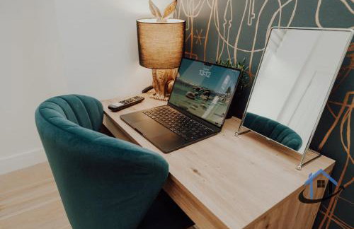 Manor House Apartments - Photo 2