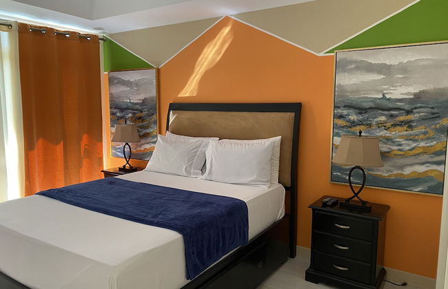 Elegant 1BR Apt with Pool - Foto 2