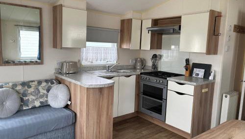 Beautiful 2 bedroom caravan , Leysdown - Foto 5