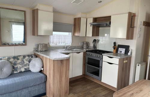 Beautiful 2 bedroom caravan , Leysdown - Foto 5