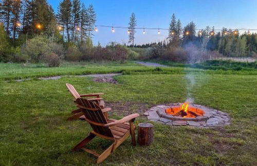 Glacier Retreat on 4 Acres with Sauna & Fire Pit - Foto 2