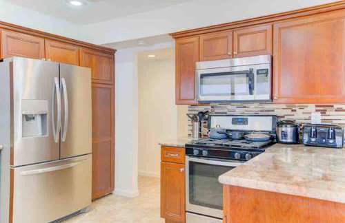 Arcade game room, 2 king beds, ev chargers - Foto 38